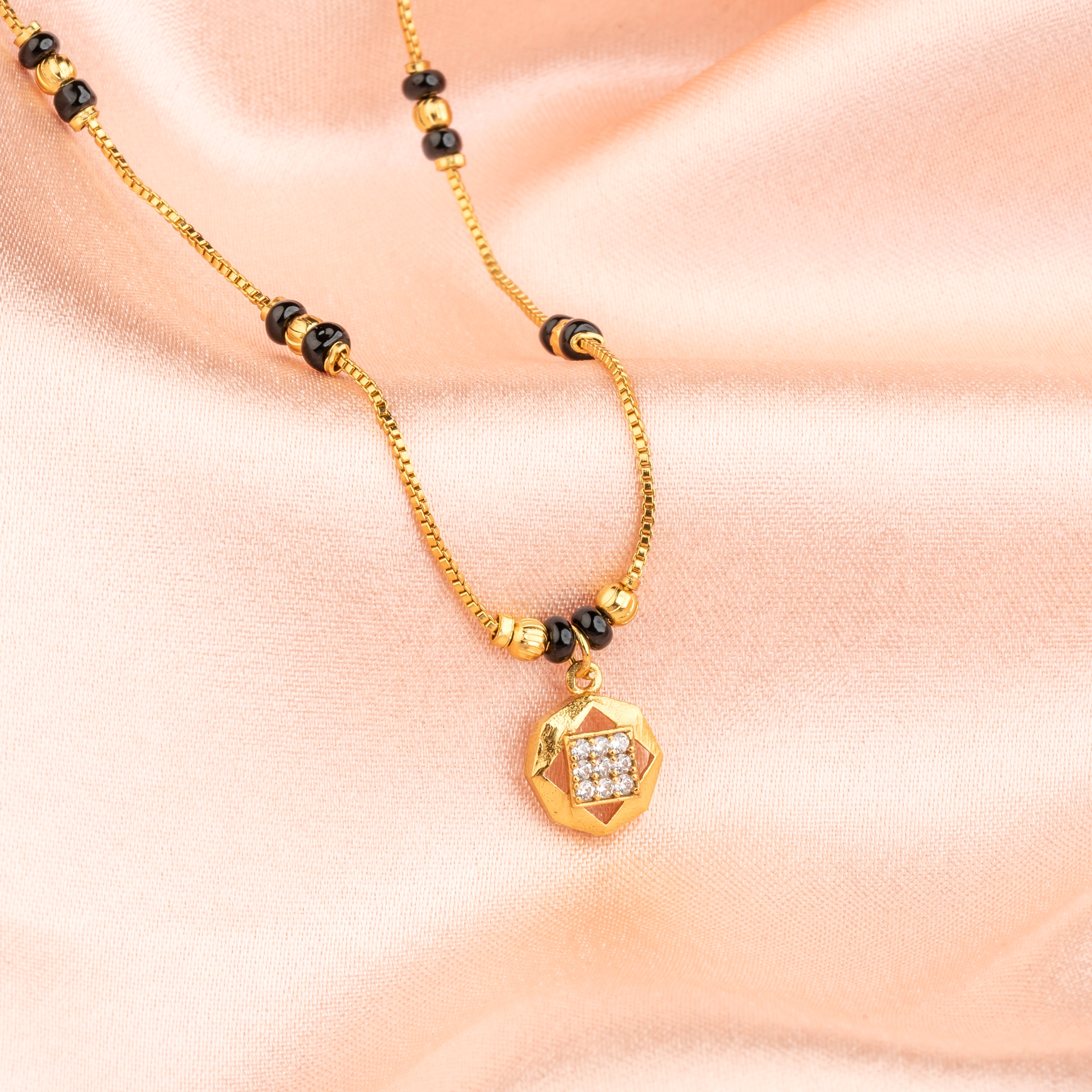 Abhita Mangalsutra – The Fearless Radiance of Love
